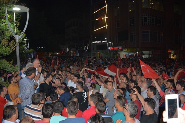 DEMOKRASİYE DARBEYE HAYIR!