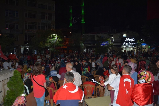 DEMOKRASİYE DARBEYE HAYIR!