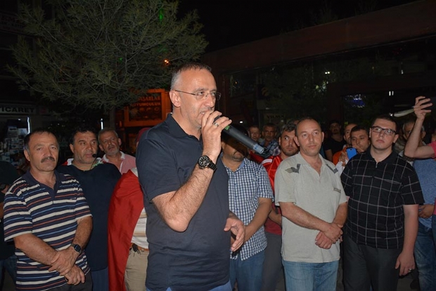 DEMOKRASİYE DARBEYE HAYIR!