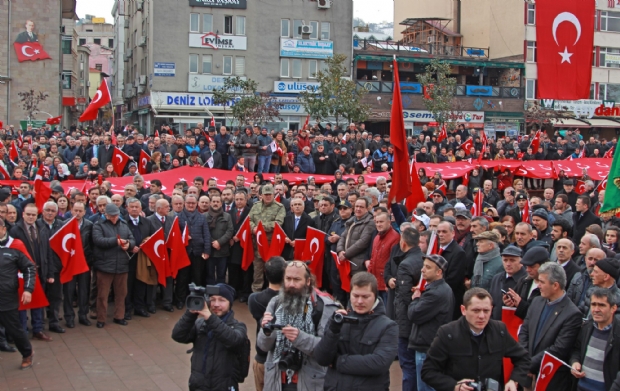 GİRESUN TERÖRE KARŞI TEK YÜREK OLDU