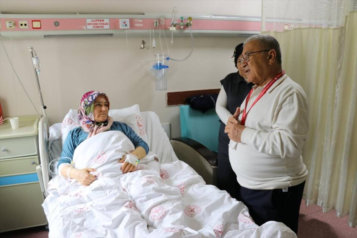 Amasya'da 38 yaşındaki kadının karnından 8,5 kilogramlık kitle çıkarıldı