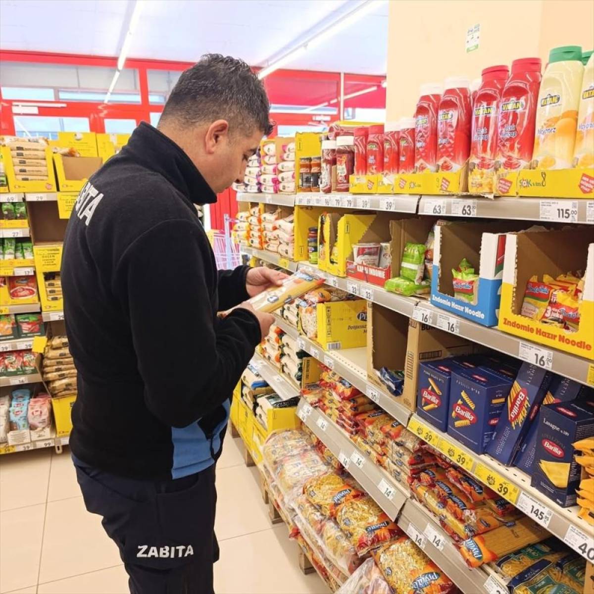 Merzifon’da zabıta ekiplerinin denetimleri sürüyor