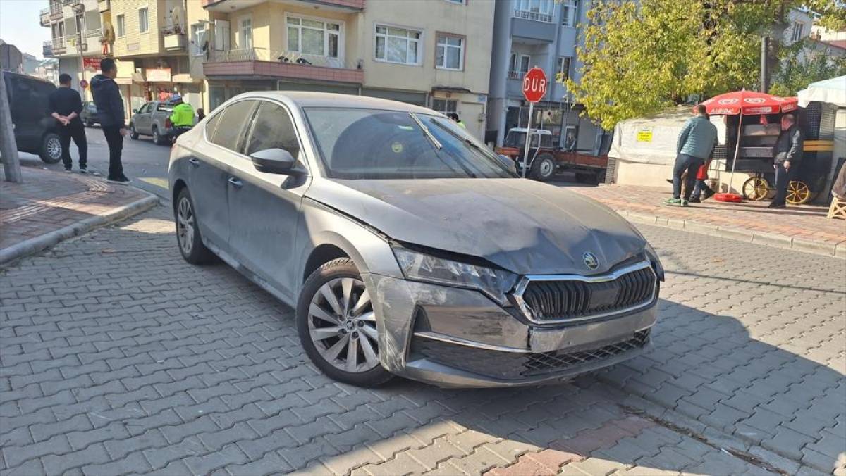 Samsun'da hafif ticari araçla otomobilin çarpıştığı kazada bir kişi yaralandı