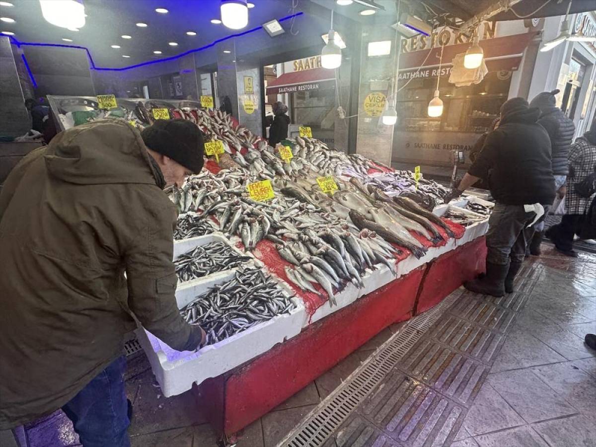 Samsun'da hamsinin kilogramı 150 liradan satılıyor