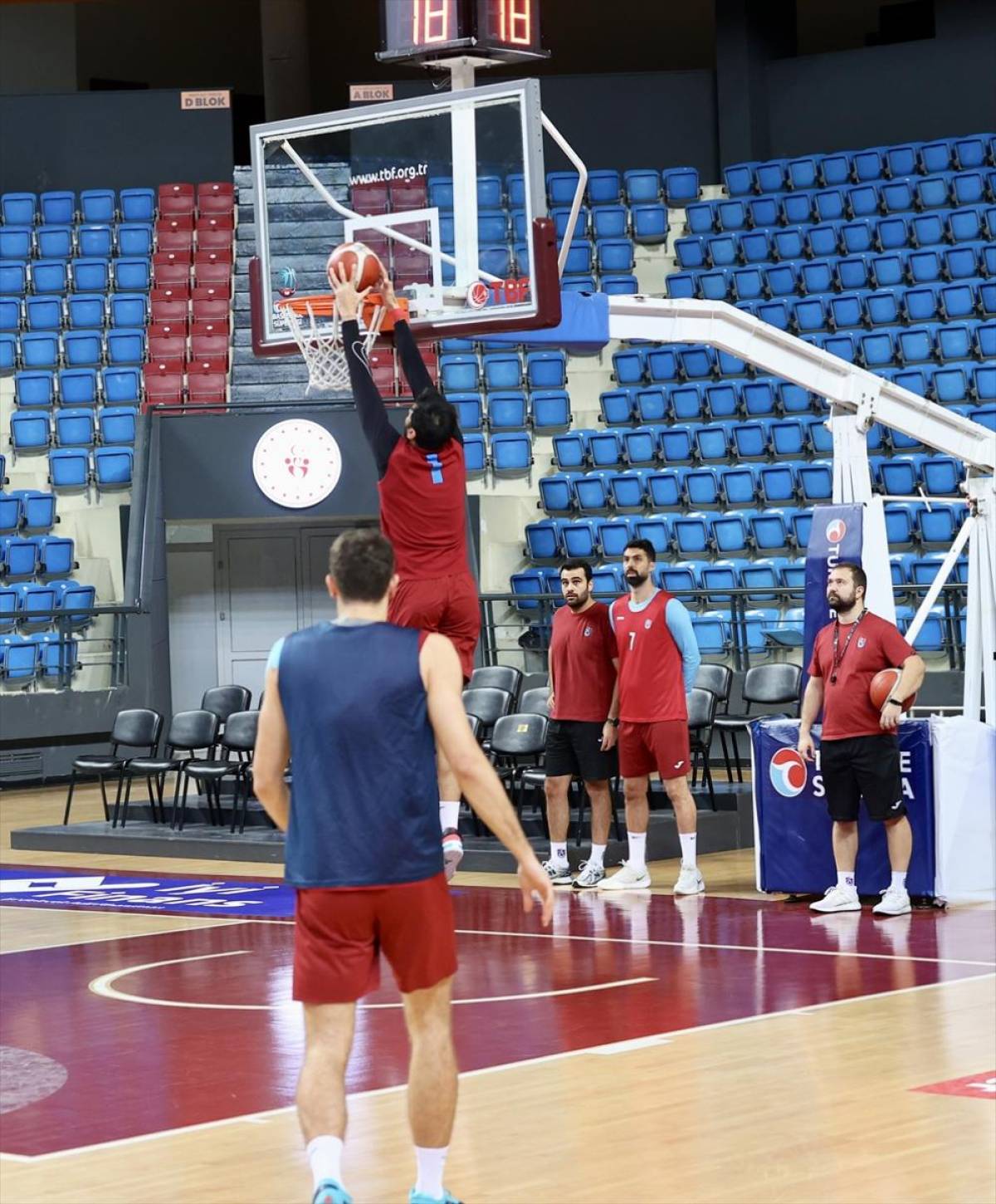 Trabzonspor, basketbolda namağlup Beşiktaş GAİN'i yenmek için sahaya çıkacak