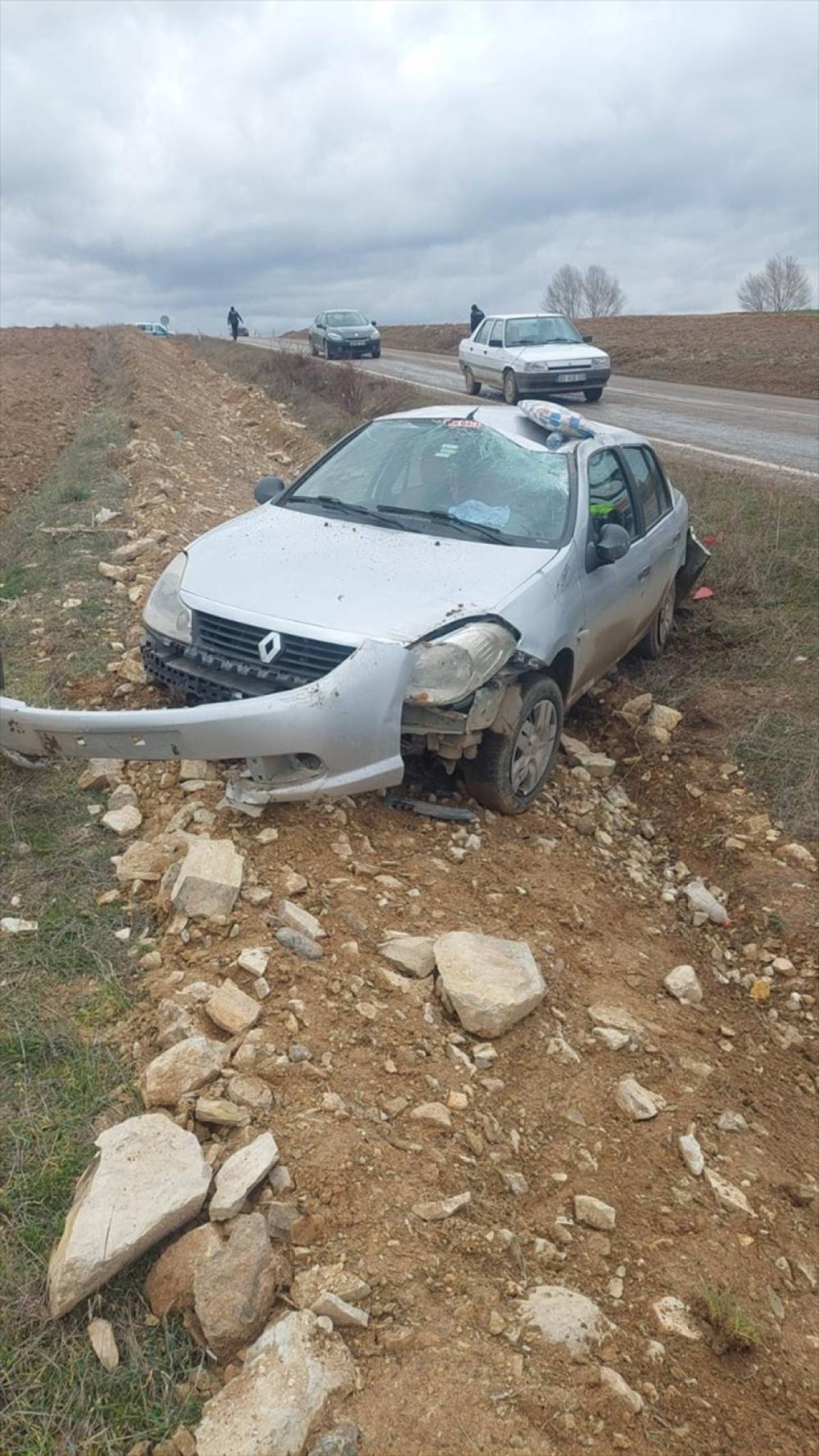 Tokat'ta savrulan otomobildeki çift yaralandı