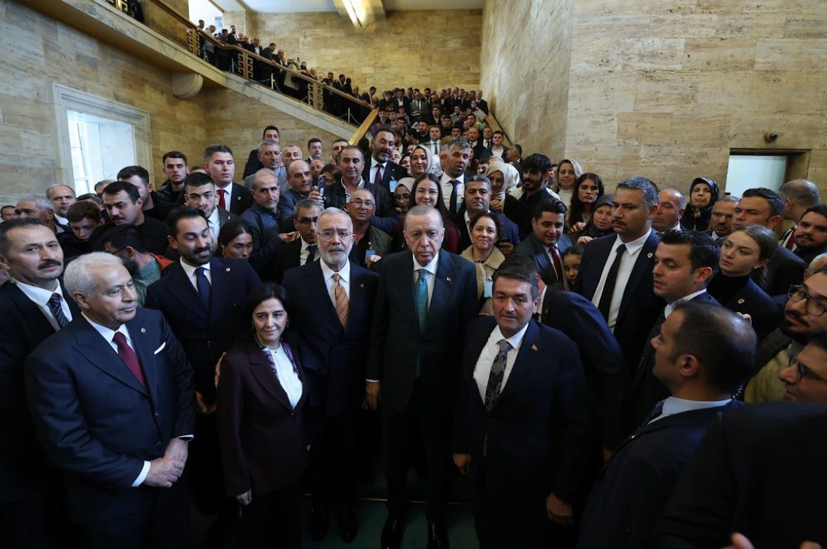 AK Parti Manisa Teşkilatı, Grup Toplantısında Cumhurbaşkanı Erdoğan ile Buluştu