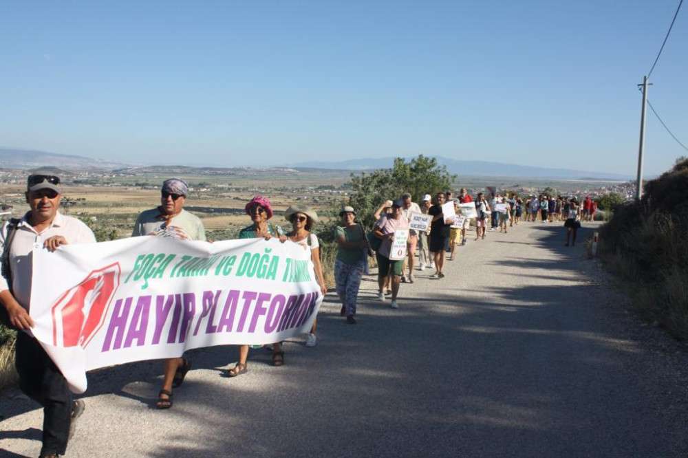 Akbelen için Foça’da İnsan Zinciri