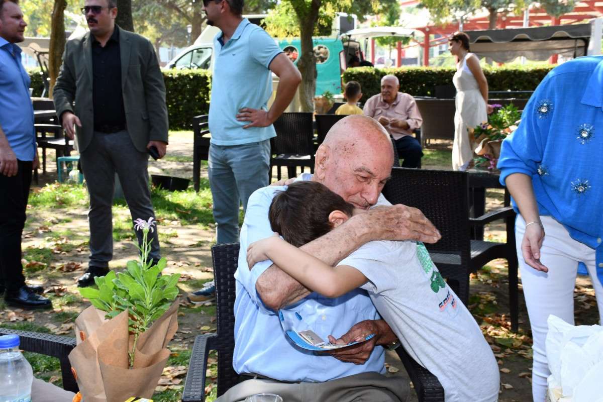 Belediye çınarları ve fidanları buluşturdu