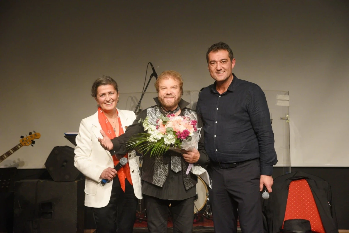 Bilgi Yurdu’nun Konserinde Attila Atasoy Giresunluları Coşturdu