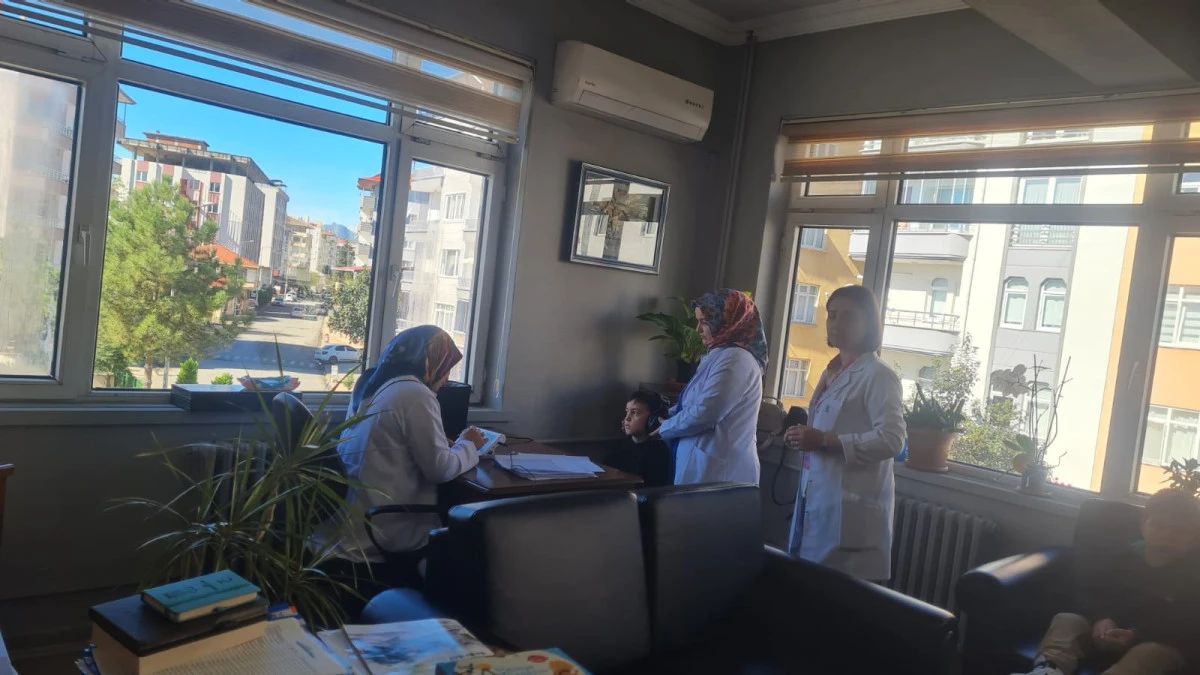 Bulancak Cumhuriyet İlkokulu’nda 1. Sınıf Öğrencilerine İşitme Taraması Yapıldı