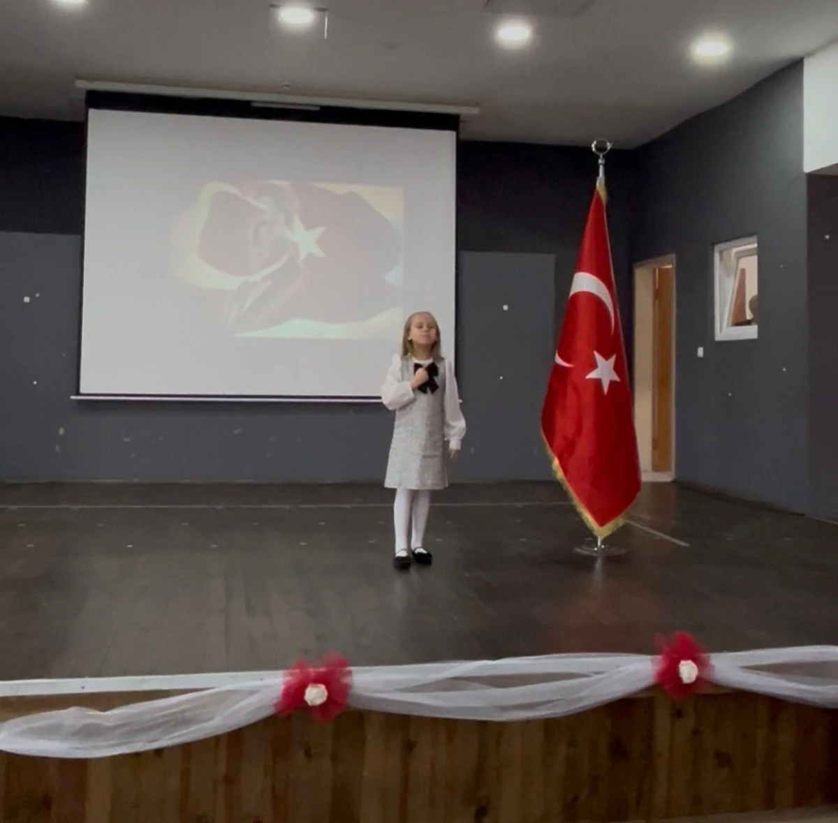 Bulancak&rsquo;ta İstiklal Marşı G&uuml;zel Okuma Yarışması Birincisi Zeynep Erva Tuncel