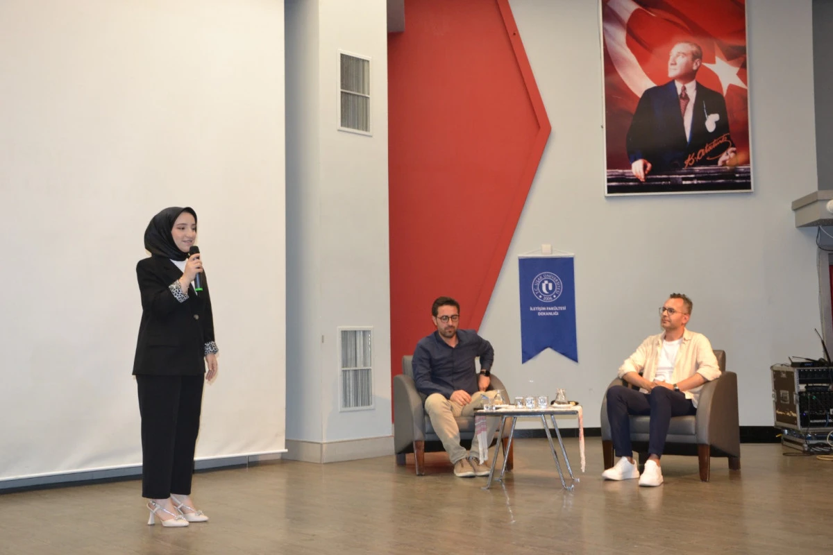 “Dijital Çağda İletişim” Paneli Manisa’da Yoğun İlgi Gördü