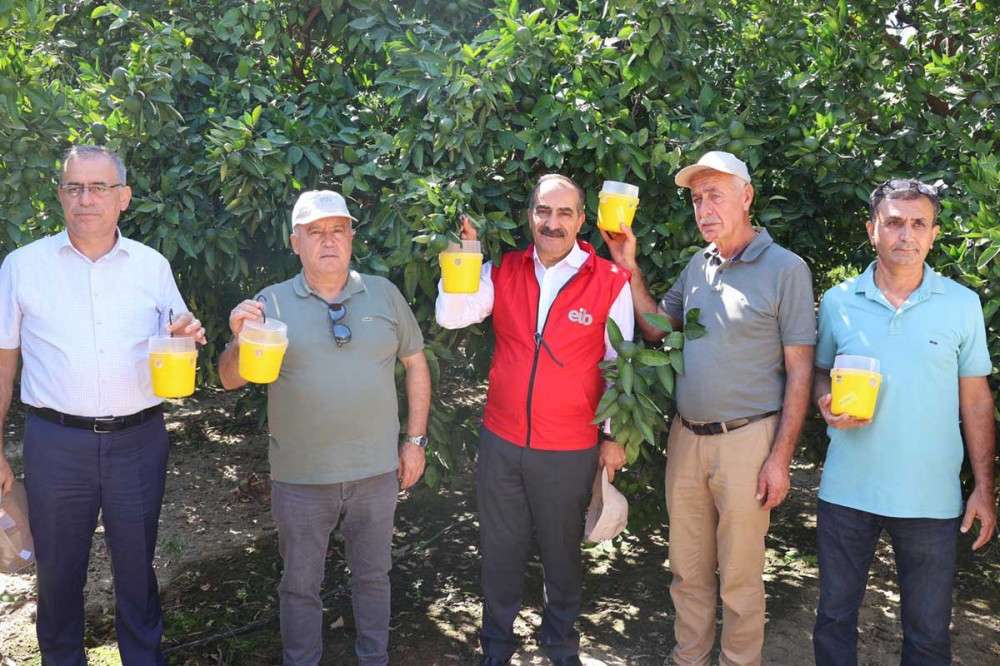 EİB Aydın’lı üreticilere Akdeniz meyve sineği tuzağı dağıttı