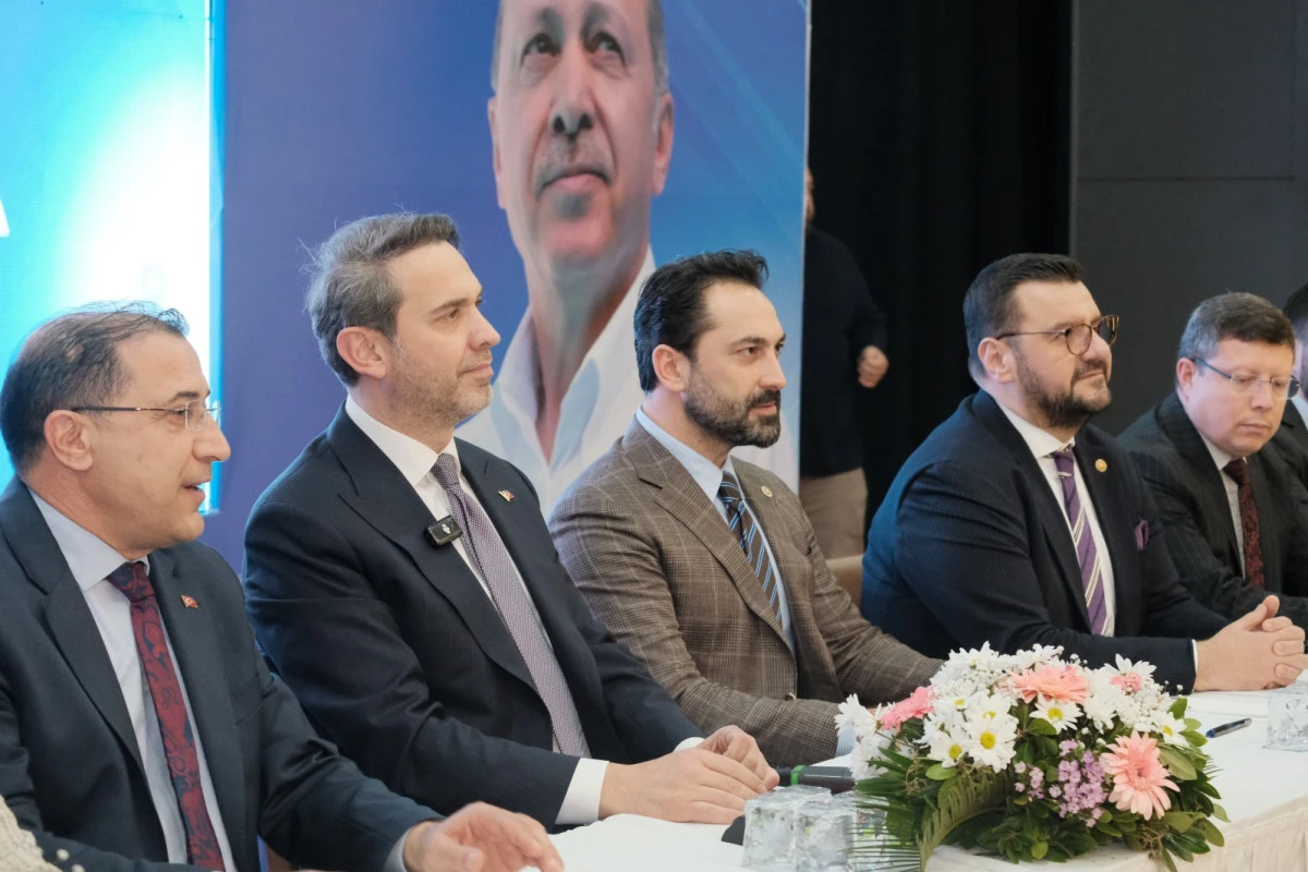 Enerji ve Tabii Kaynaklar Bakanı Alparslan Bayraktar Manisa'da