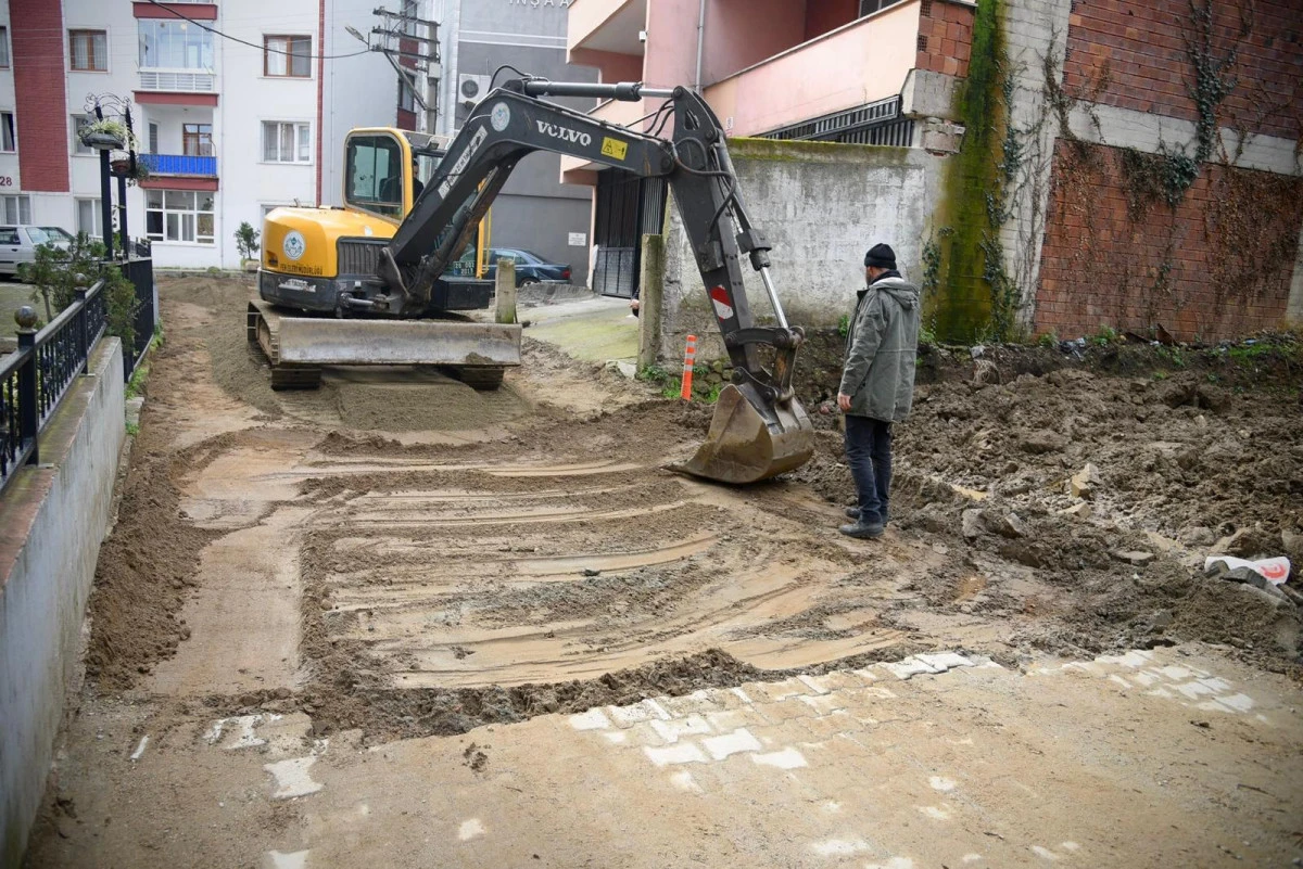 Giresun Belediyenin Cadde ve Sokak Yenileme &Ccedil;alışmaları S&uuml;r&uuml;yor