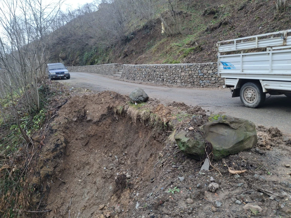 G&uuml;neyk&ouml;y&ndash;Bal&ccedil;ıklı Menfezi 3 Yıldır Tehlike Sa&ccedil;ıyor