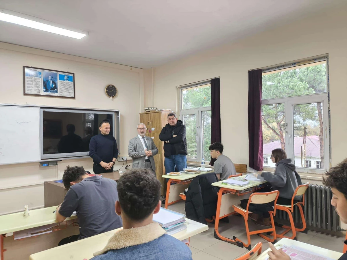 Yunus Aydın&rsquo;dan Şehit &Ouml;ner G&uuml;ner Anadolu İmam Hatip Lisesi&rsquo;ne Ziyaret