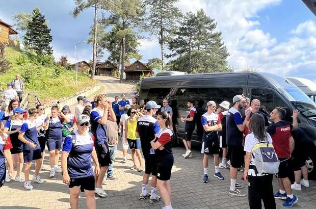 İşitme engelli milli voleybolcular Safranbolu'yu gezdi