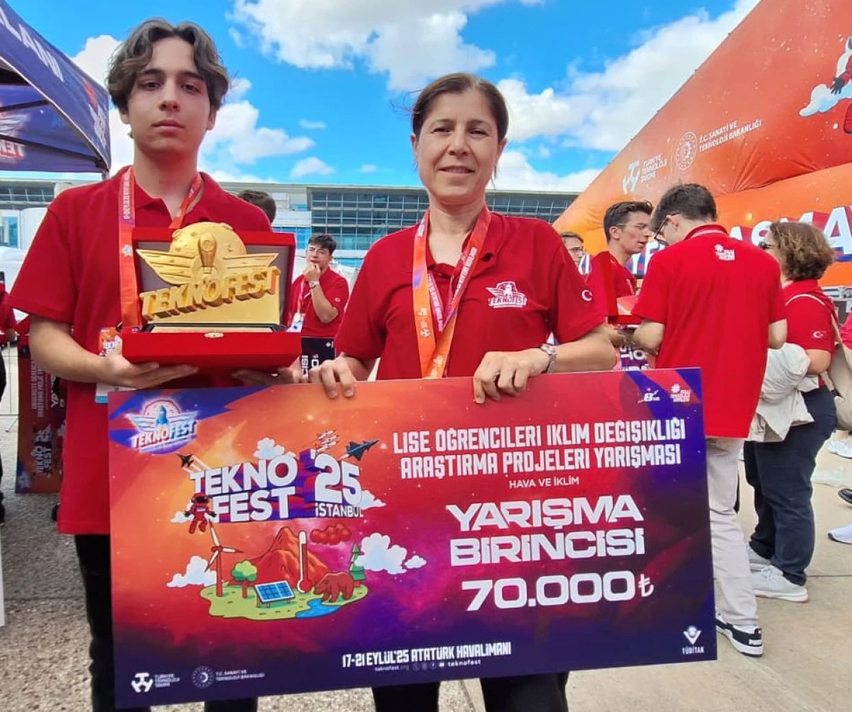 İzmir Fen Lisesi Öğrencisi, Teknofest 2025’te Türkiye Birincisi Oldu