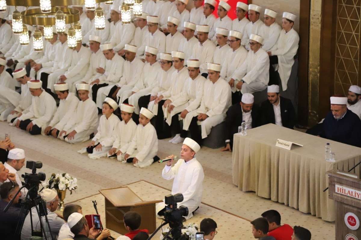 Manisa Hilaliye Kur’an kursları hafızlık icazet merasimi yapıldı