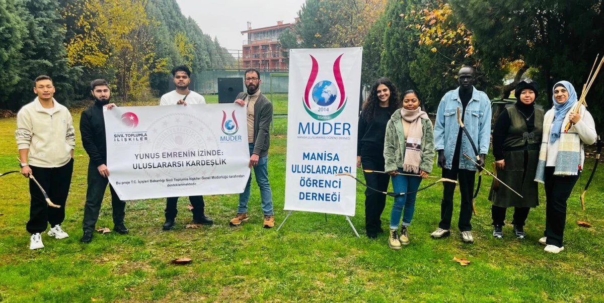 Manisa’da konuk öğrencilere okçuluk eğitimi