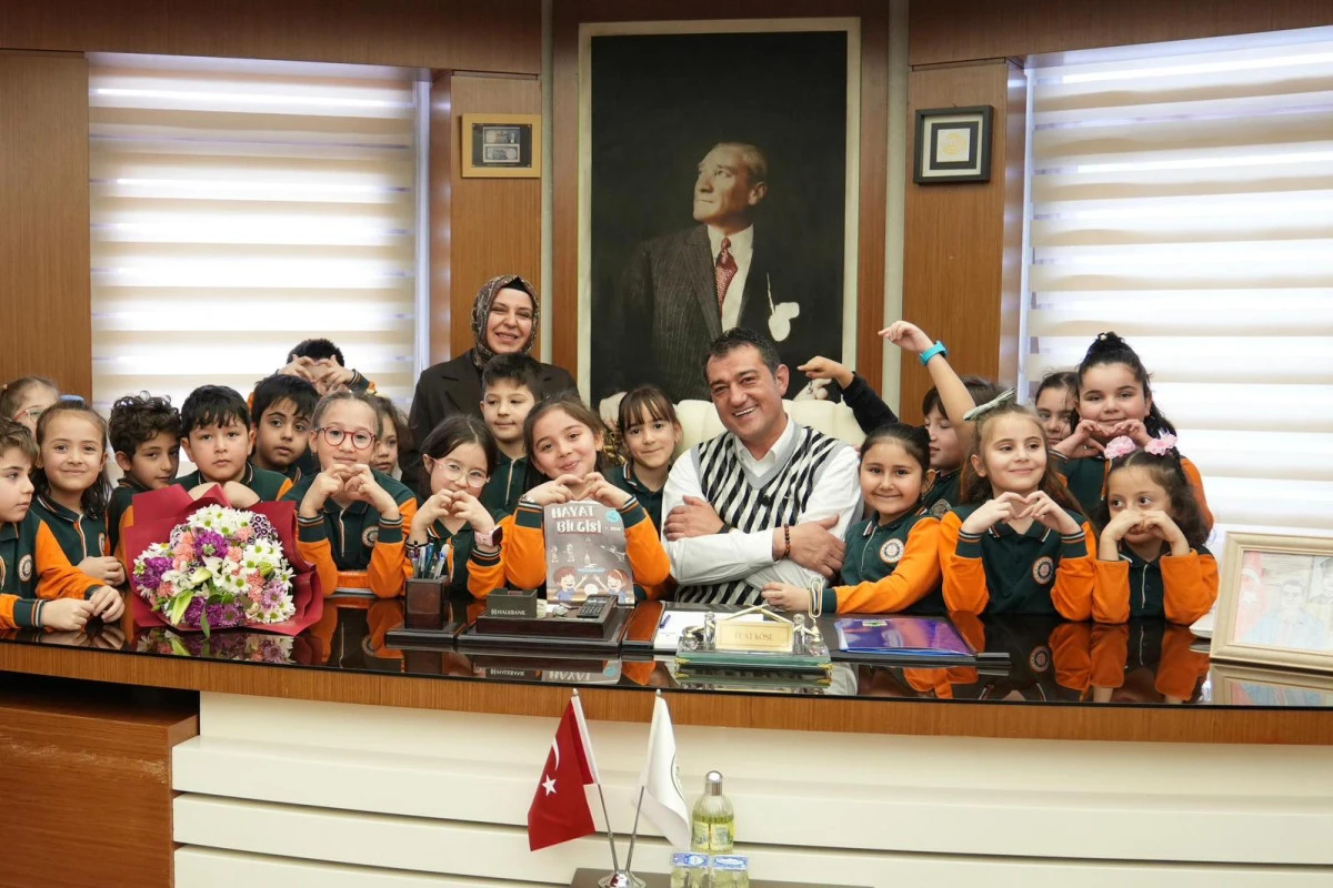 Minik &ouml;ğrencilerden başkan K&ouml;se&rsquo;ye ziyaret