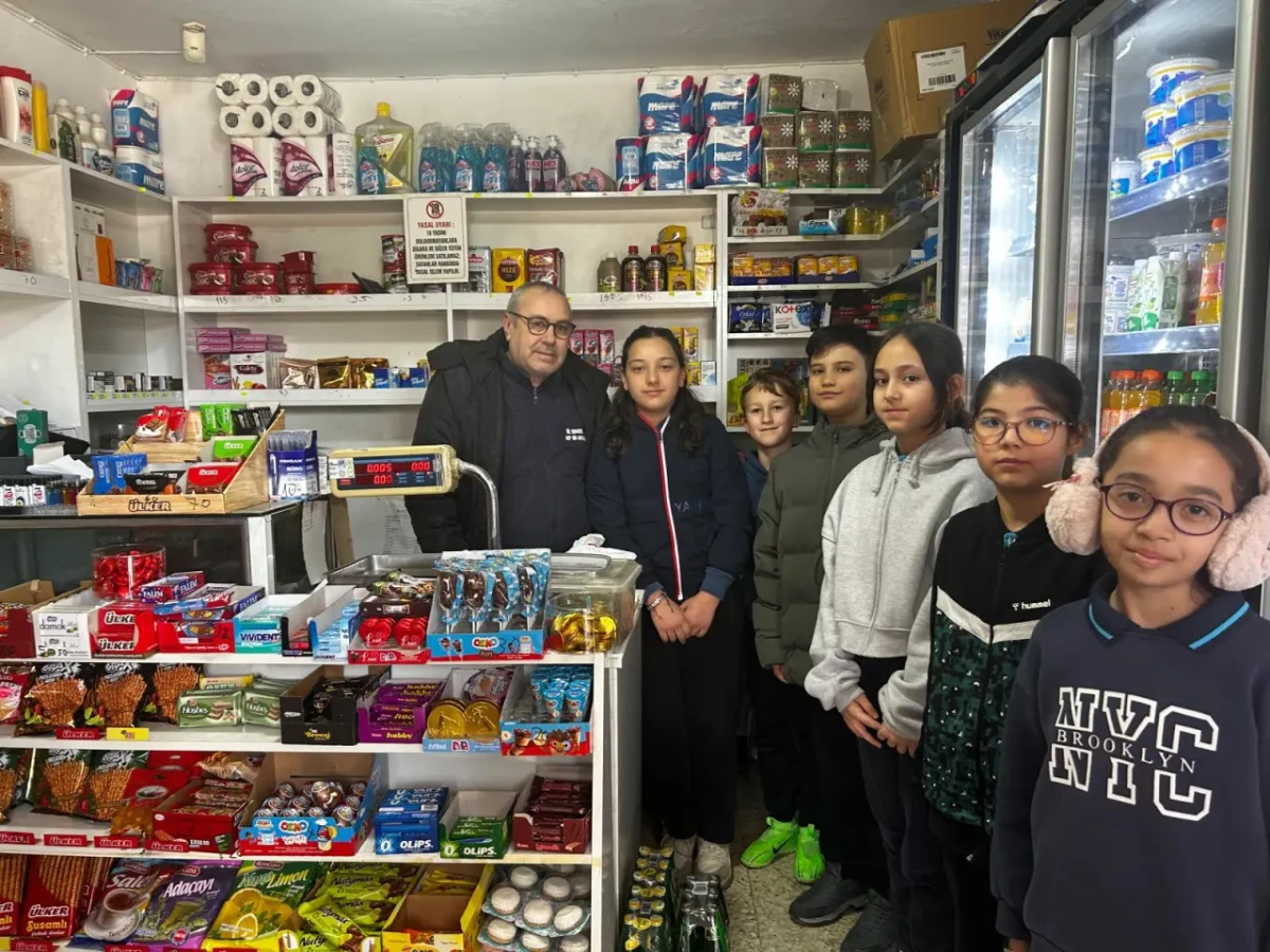 &Ouml;ğrenciler zimem defteri yardımı i&ccedil;in yardım topladı