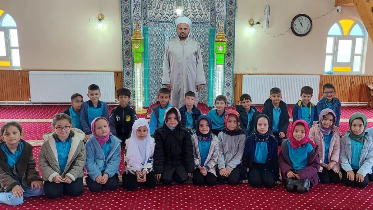 &Ouml;ğrencilerden anlamlı cami ziyareti