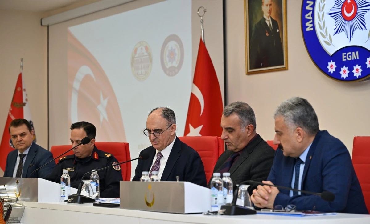 &Ouml;ğrencilerin g&uuml;venli ortamda eğitimleri i&ccedil;in &ouml;nlemler sıklaştırılıyor