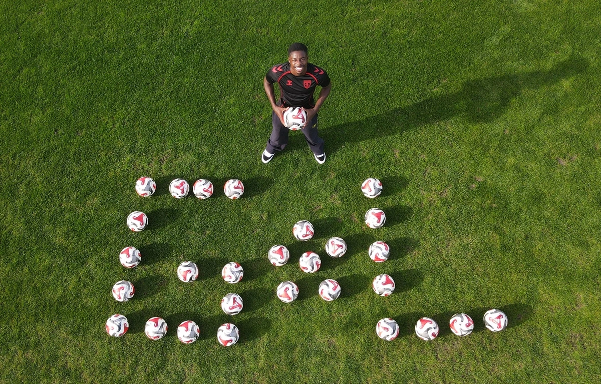 Samsunsporlu Musaba gösterdiği performanstan dolayı mutlu