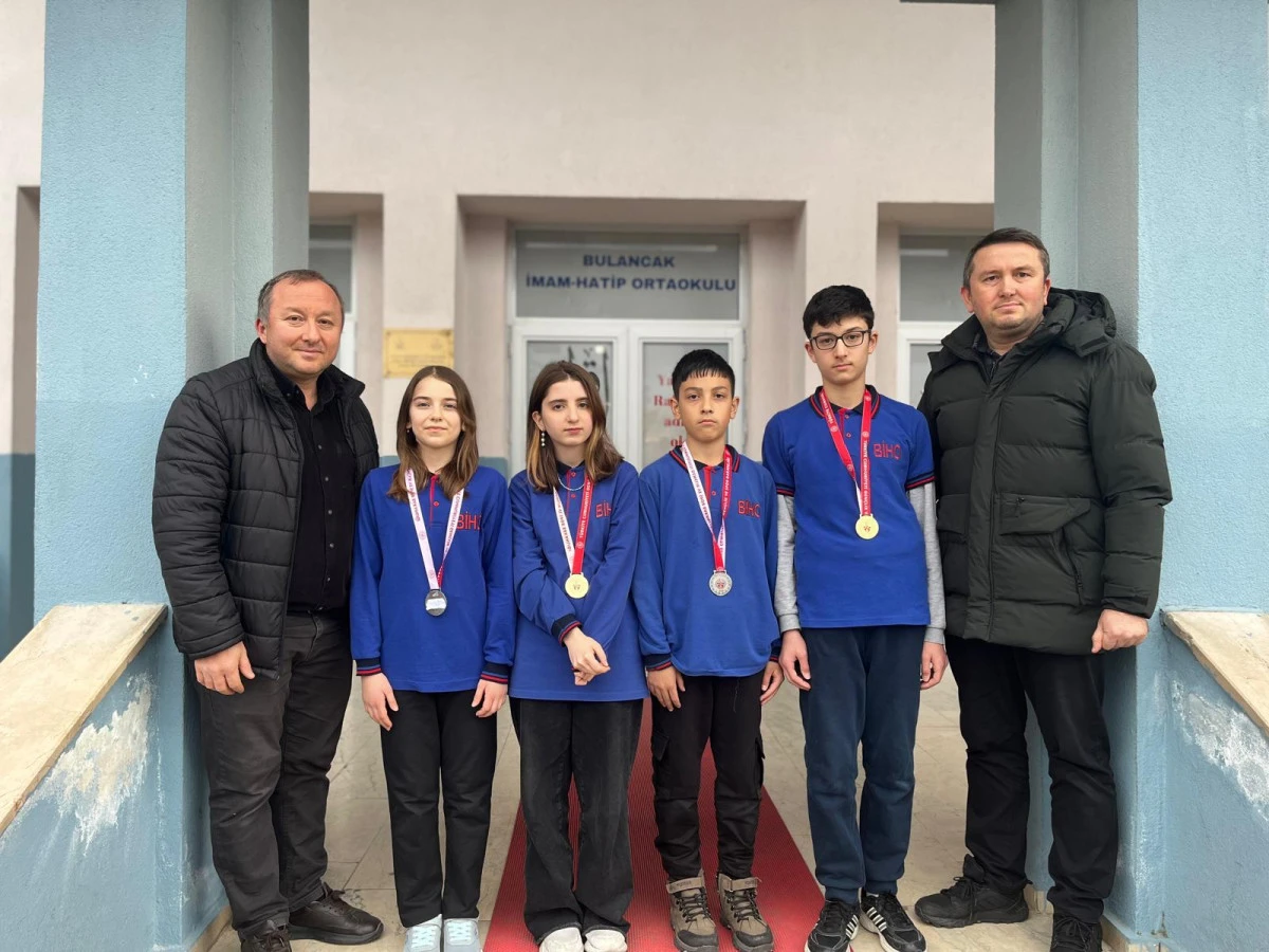 Satran&ccedil; Turnuvasına Bulancak İmam-Hatip Damgası