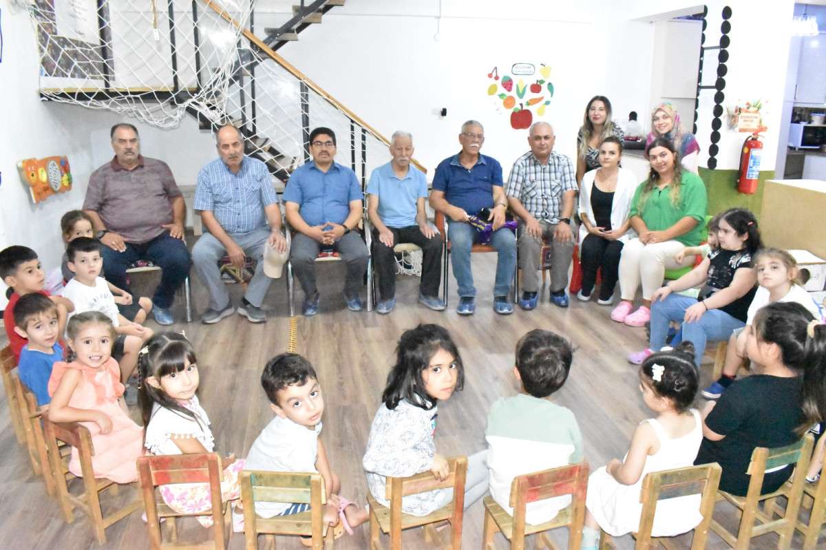 Şehit aileleri ve gaziler minik öğrenciler ile bir araya geldi