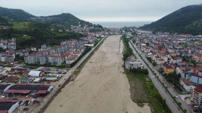 Sinop'ta sağanak nedeniyle sera ve tarım arazilerini su bastı