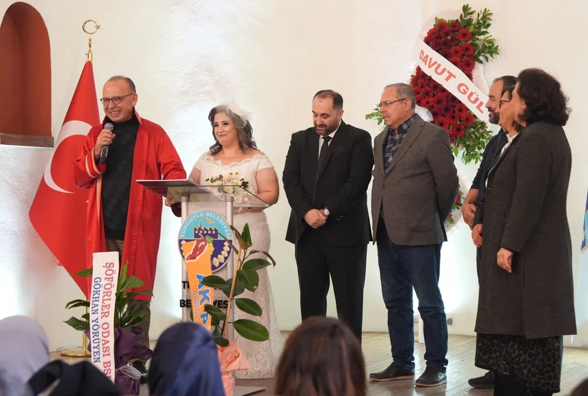 Turgutlu&rsquo;da iki sağlık&ccedil;ı hayatlarını birleştirdi