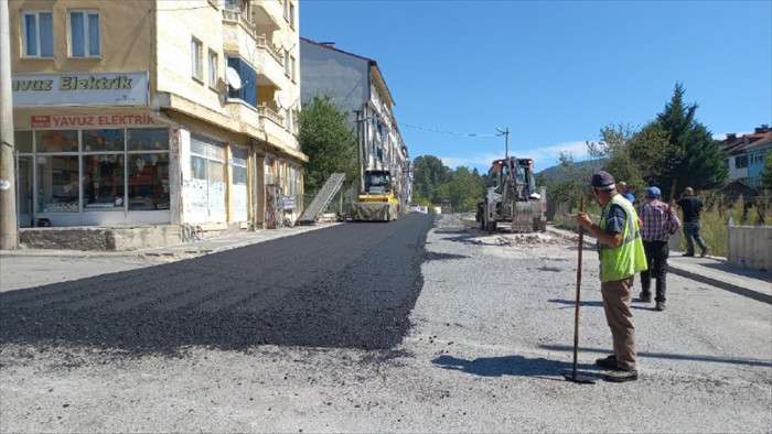 Yığılca'da selden zarar gören yollar asfaltlanıyor