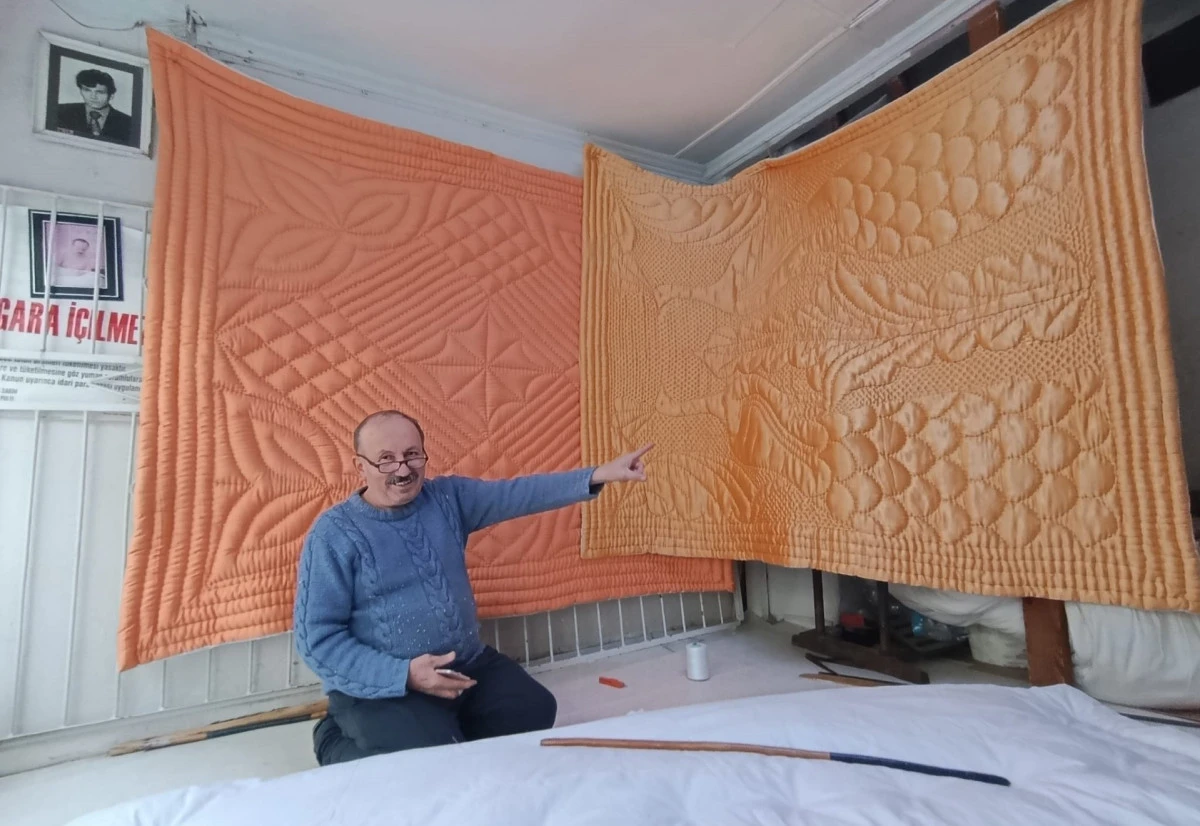 Yılların Ustası, 25 Yıl &Ouml;nce Sattığı Yorganı Geri Alıp M&uuml;şterisine Yenisini Verdi