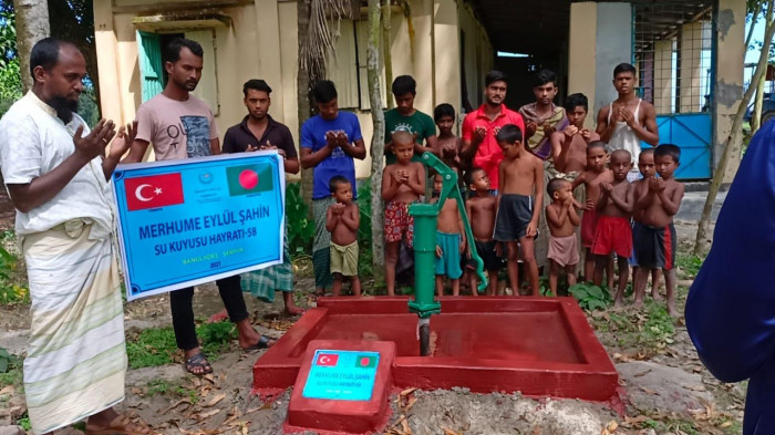 Minik Eylül hayrına Bangladeş’te su kuyusu açıldı