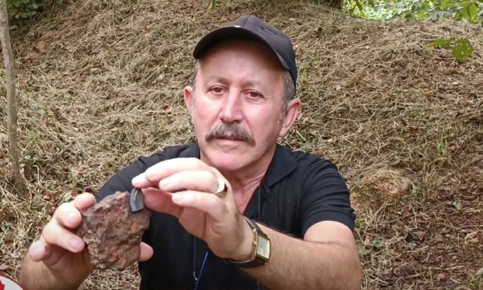 Fındık bahçesinde meteor taşı buldu